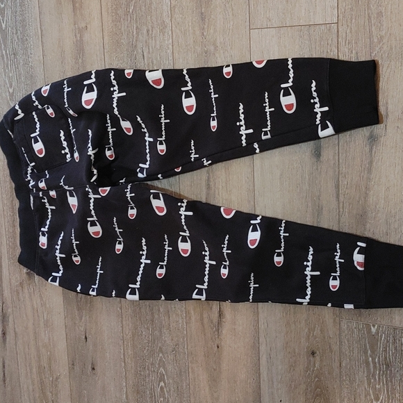 Champion logo all over reverse knit joggers.  Sz LG used good condition. - Picture 7 of 7